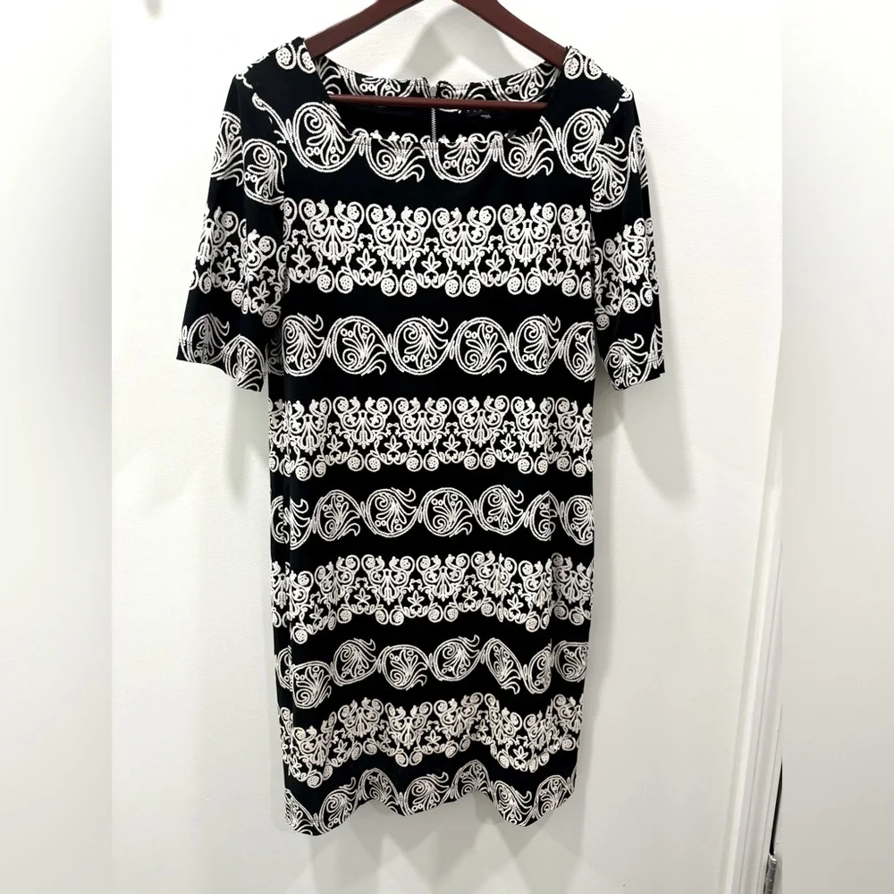 Tiana B Dress Size 12 Shift Black White Textured Pattern Zip Up Back - Picture 1 of 3